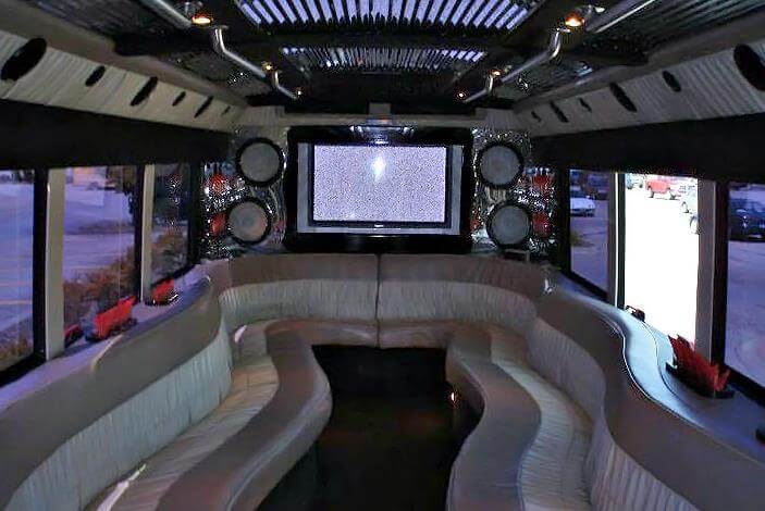 Top 10 Party Bus Lincoln Ne Rentals With Prices Reviews