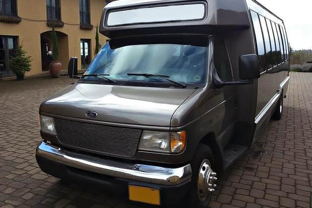 12 Deals on Party Buses - Party Bus Rentals Portland Oregon