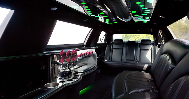 portage Chrysler 300 Limo Interior