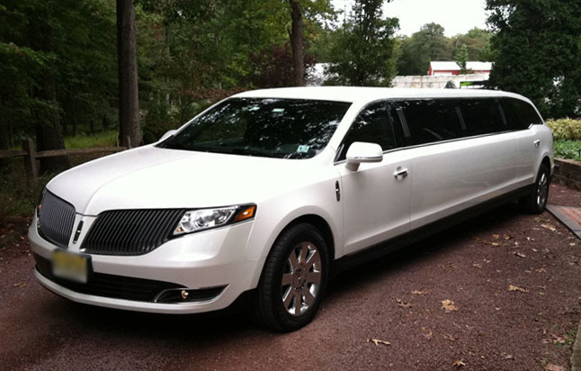 portage White Lincoln SUV Limo Rental