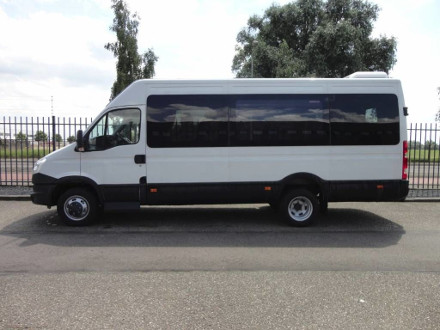 18 Passenger Minibus  Cunningham rental